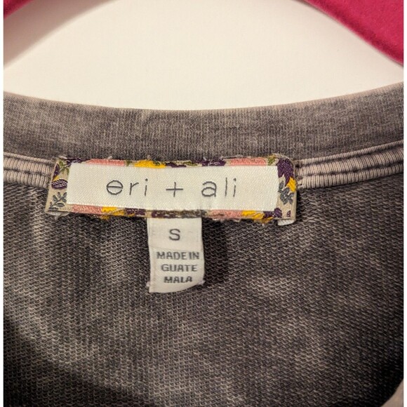 Anthropologie Eri + Ali Small Pullover Acid Wash Ruffle Grey Distressed - Picture 10 of 13